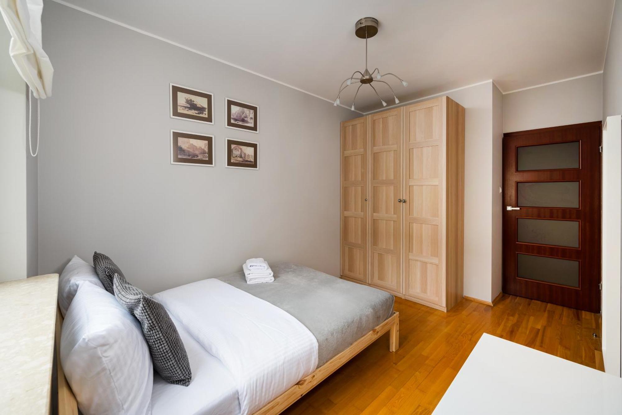 Metro Ksiecia Janusza Cosy Apartment Warschau Buitenkant foto