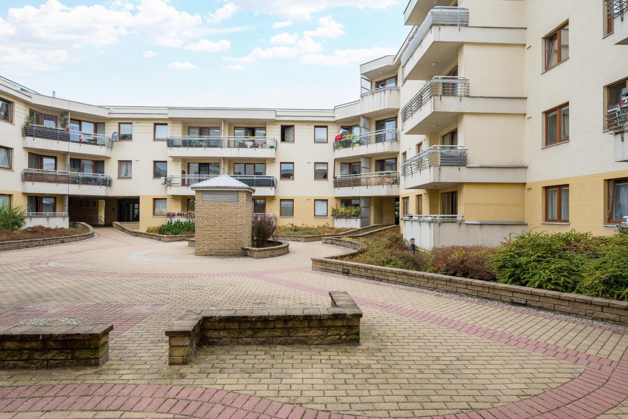 Metro Ksiecia Janusza Cosy Apartment Warschau Buitenkant foto