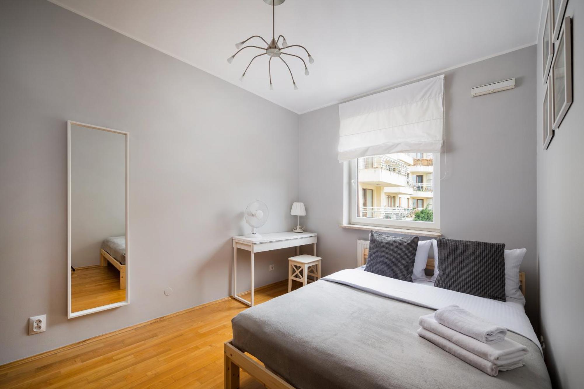 Metro Ksiecia Janusza Cosy Apartment Warschau Buitenkant foto